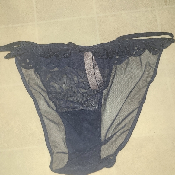NWT Victoria secret pantie - Picture 2 of 3